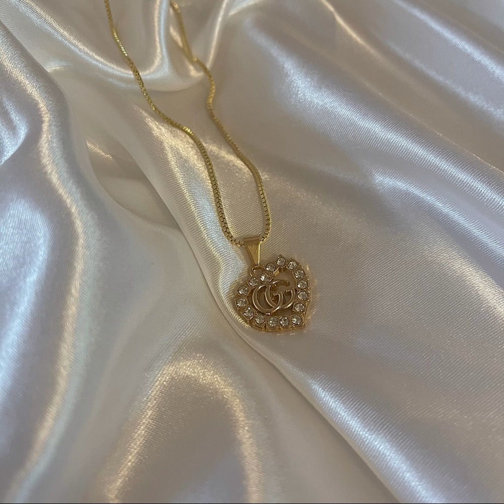 AUTHENTIC RHINESTONE HEART GG GOLD NECKLACE